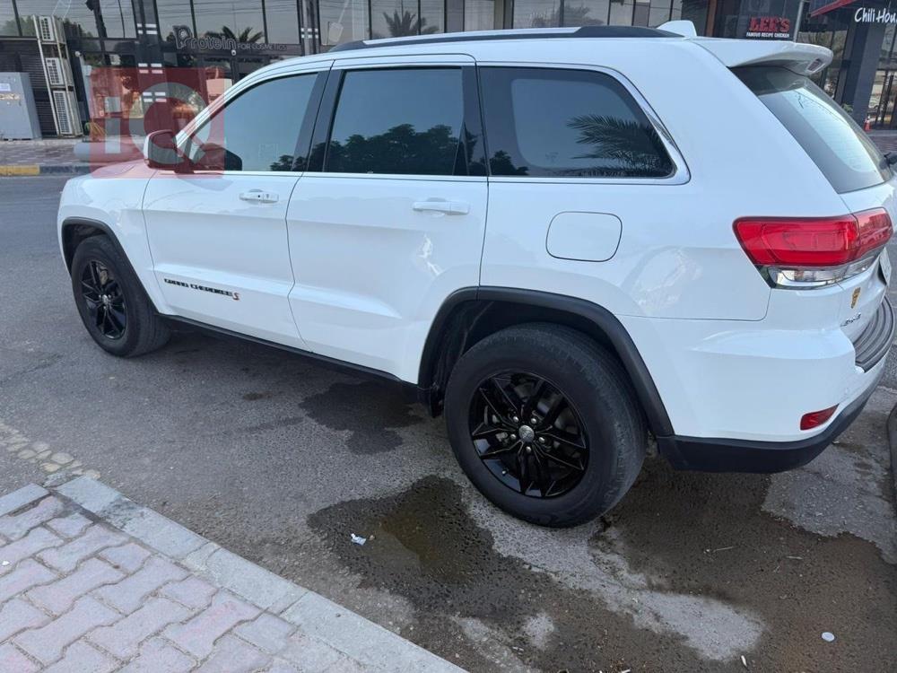 جیپ گراند شیرۆکی